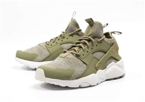 nike huarache run ultra premium.